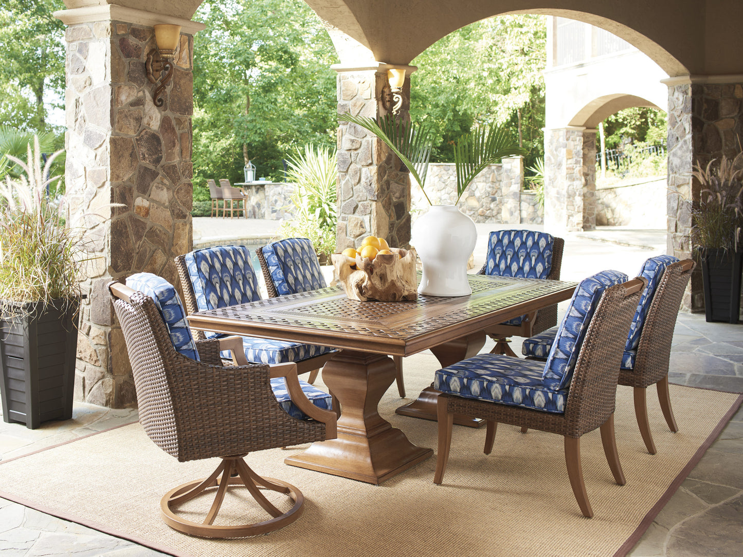 Harbor Isle RECTANGULAR DINING TABLE
