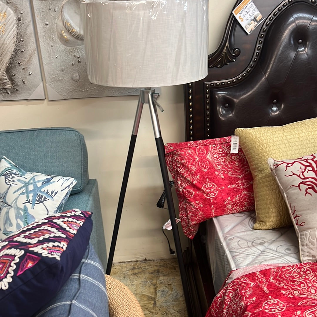 Floor lamp