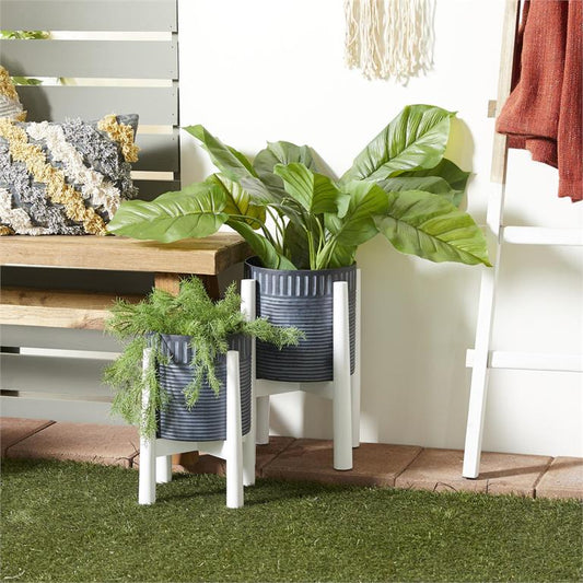 BLACK METAL MODERN PLANTER