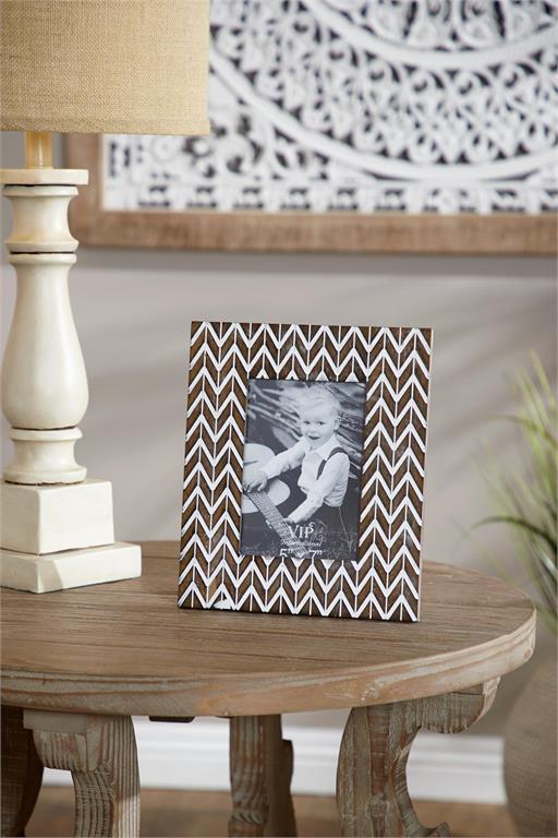 BROWN WOOD MODERN PHOTO FRAME,