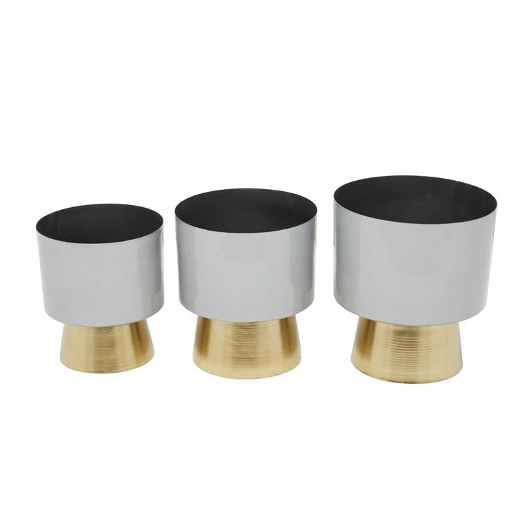 COSMOPOLITAN GRAY METAL PLANTER WITH GOLD BASE