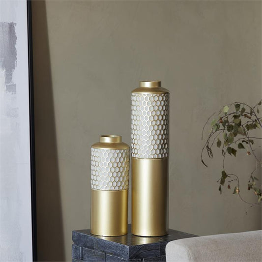 COSMOLIVING BY COSMOPOLITAN LIGHT GRAY METAL HONEYCOMB VASE