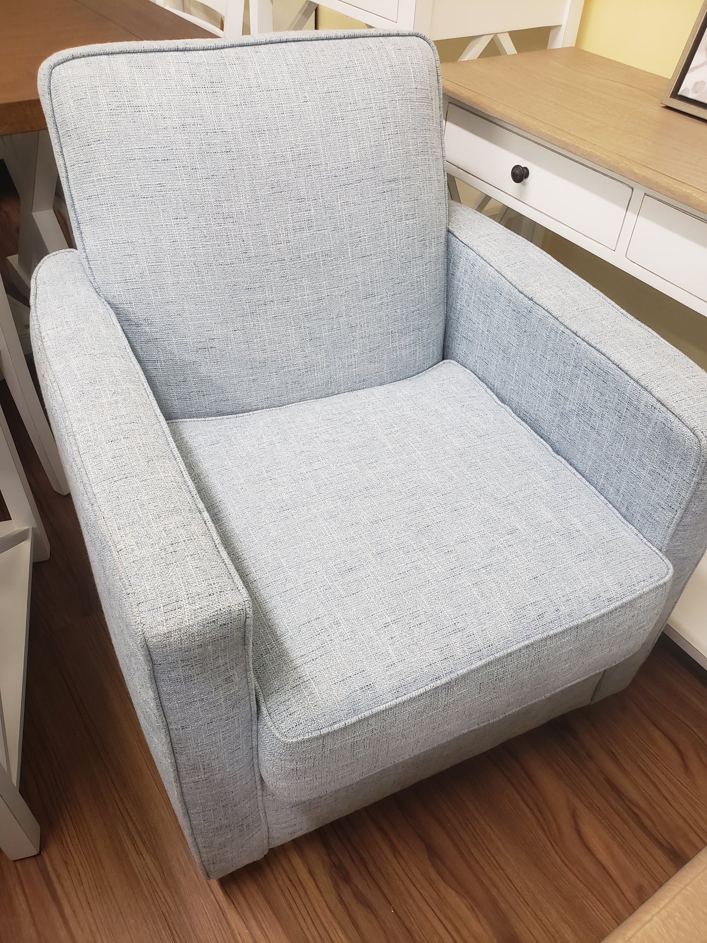 Standard Furniture Swivel Chair