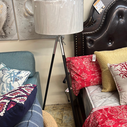 Floor lamp