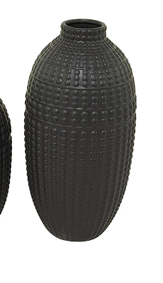 COSMOLIVING BY COSMOPOLITAN WHITE CERAMIC VASE