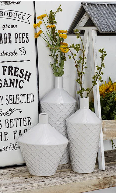 WHITE PORCELAIN VASE