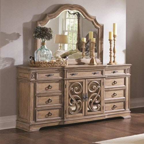 Illian Dresser