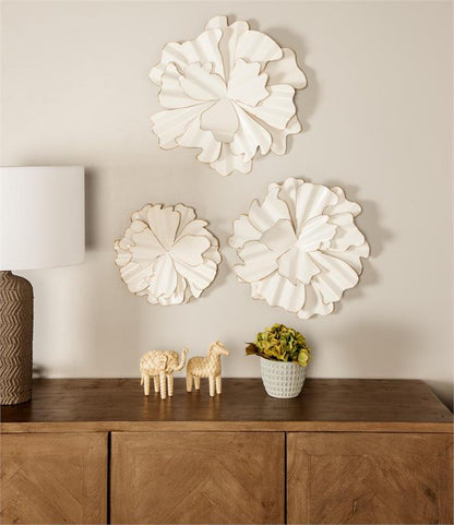 WHITE METAL FLORAL WALL DECOR