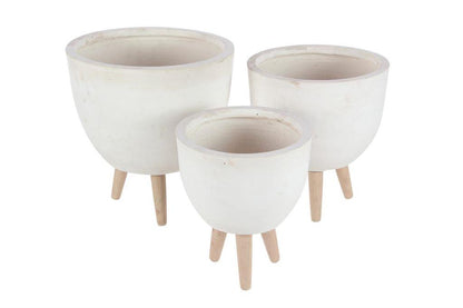WHITE FIBERCLAY INDOOR OUTDOOR PLANTER WITH WOOD LEGS