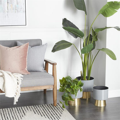 COSMOPOLITAN GRAY METAL PLANTER WITH GOLD BASE