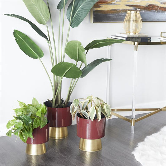 COSMOPOLITAN RED METAL PLANTER WITH GOLD BASE