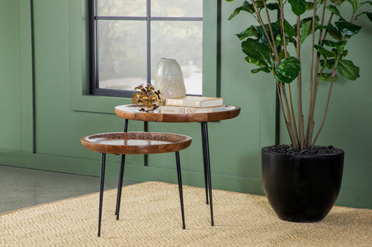 Round nesting table